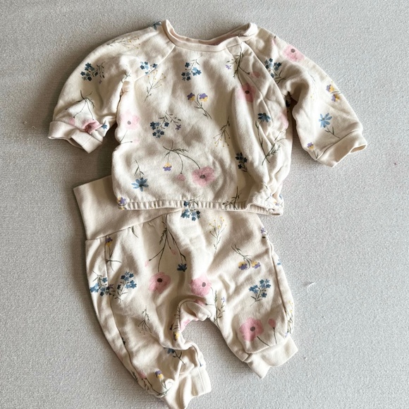 h&m 100% cotton.Two piece floral set. - Picture 1 of 1